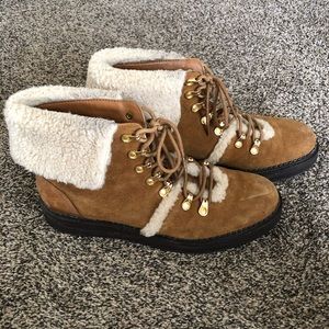 Very volatile Sherpa camel boots size 10